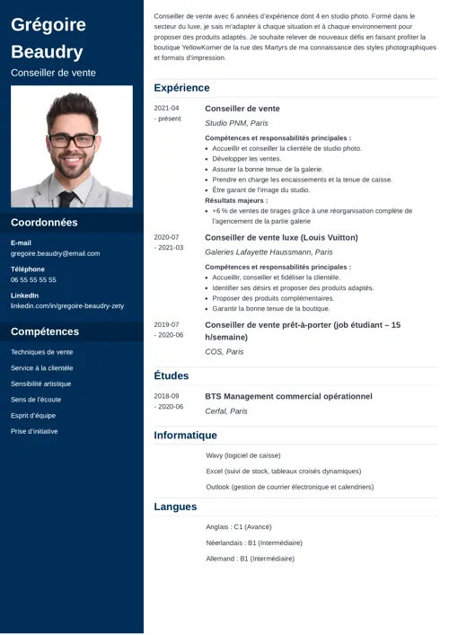 Exemple de CV conseiller de vente à deux colonnes, avec photo et colonne latérale bleu foncé